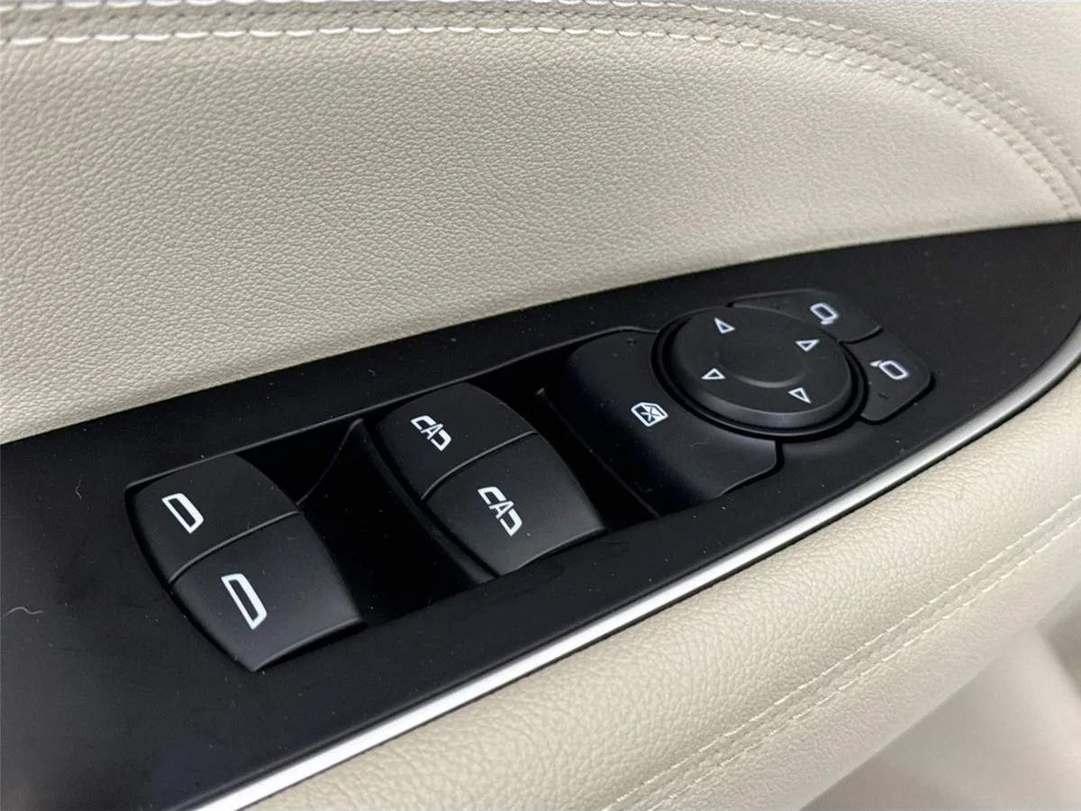 2018 Buick Regal Sportback Essence thumbnail 29
