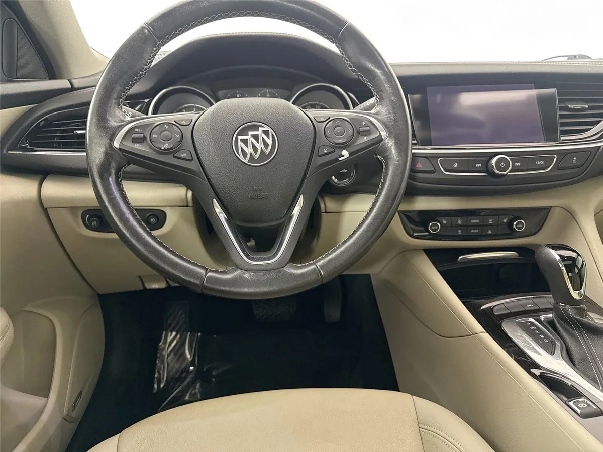 2018 Buick Regal Sportback Essence thumbnail 32