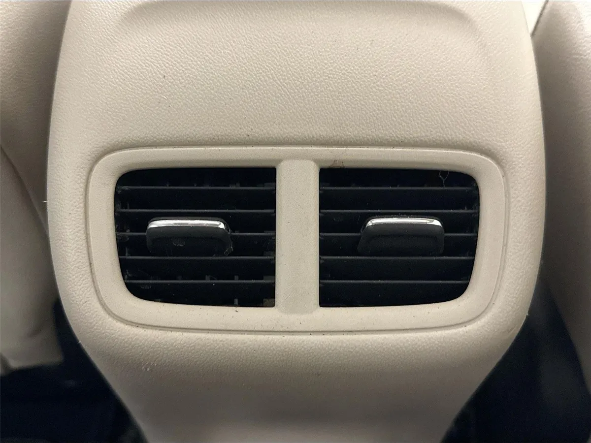 2018 Buick Regal Sportback Essence thumbnail 37