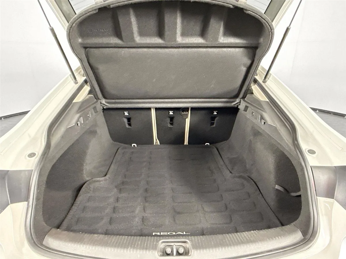 2018 Buick Regal Sportback Essence thumbnail 39