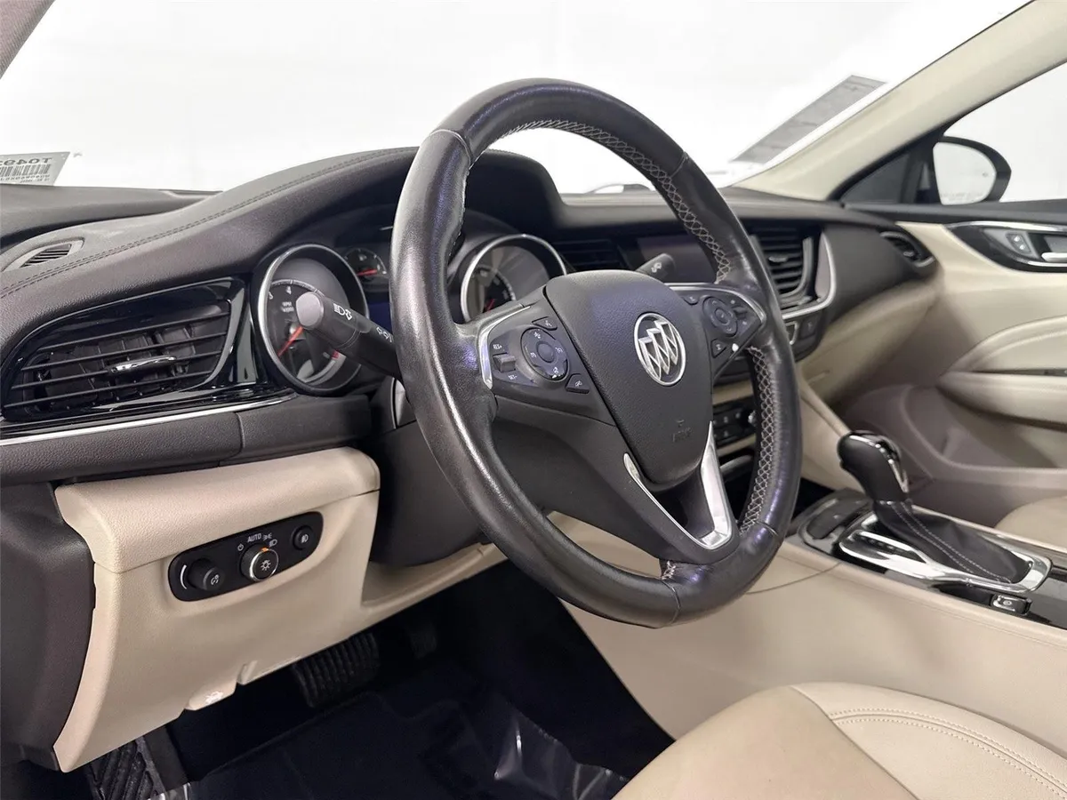 2018 Buick Regal Sportback Essence thumbnail 4