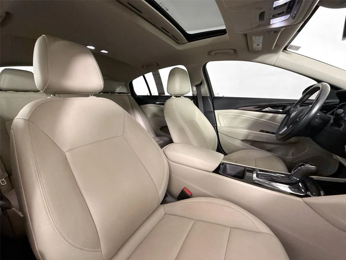 2018 Buick Regal Sportback Essence thumbnail 43