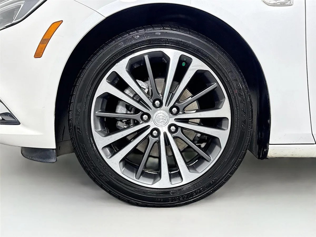 2018 Buick Regal Sportback Essence thumbnail 46
