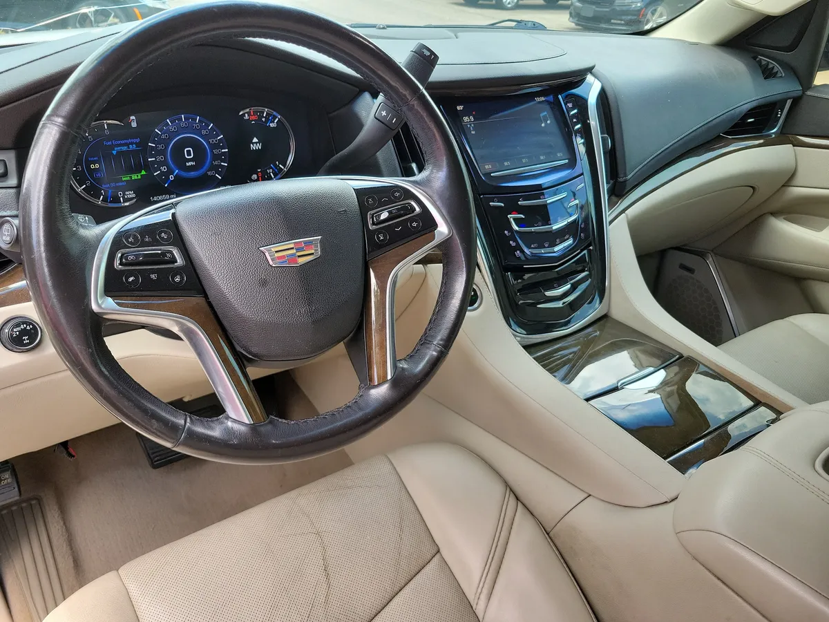 2018 CADILLAC Escalade Luxury thumbnail 11
