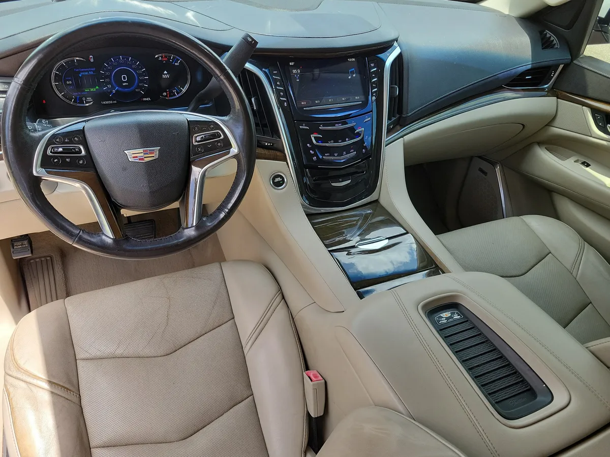 2018 CADILLAC Escalade Luxury thumbnail 14