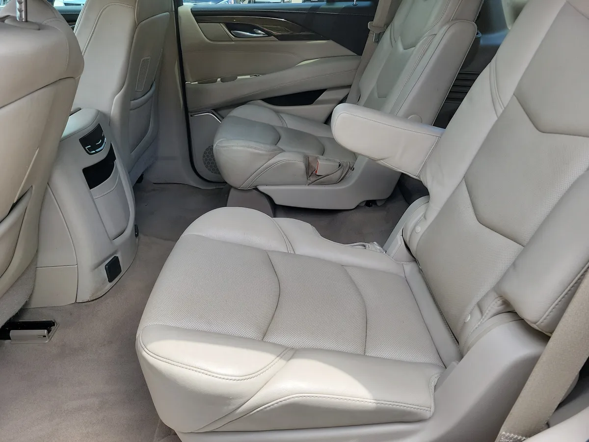 2018 CADILLAC Escalade Luxury thumbnail 15