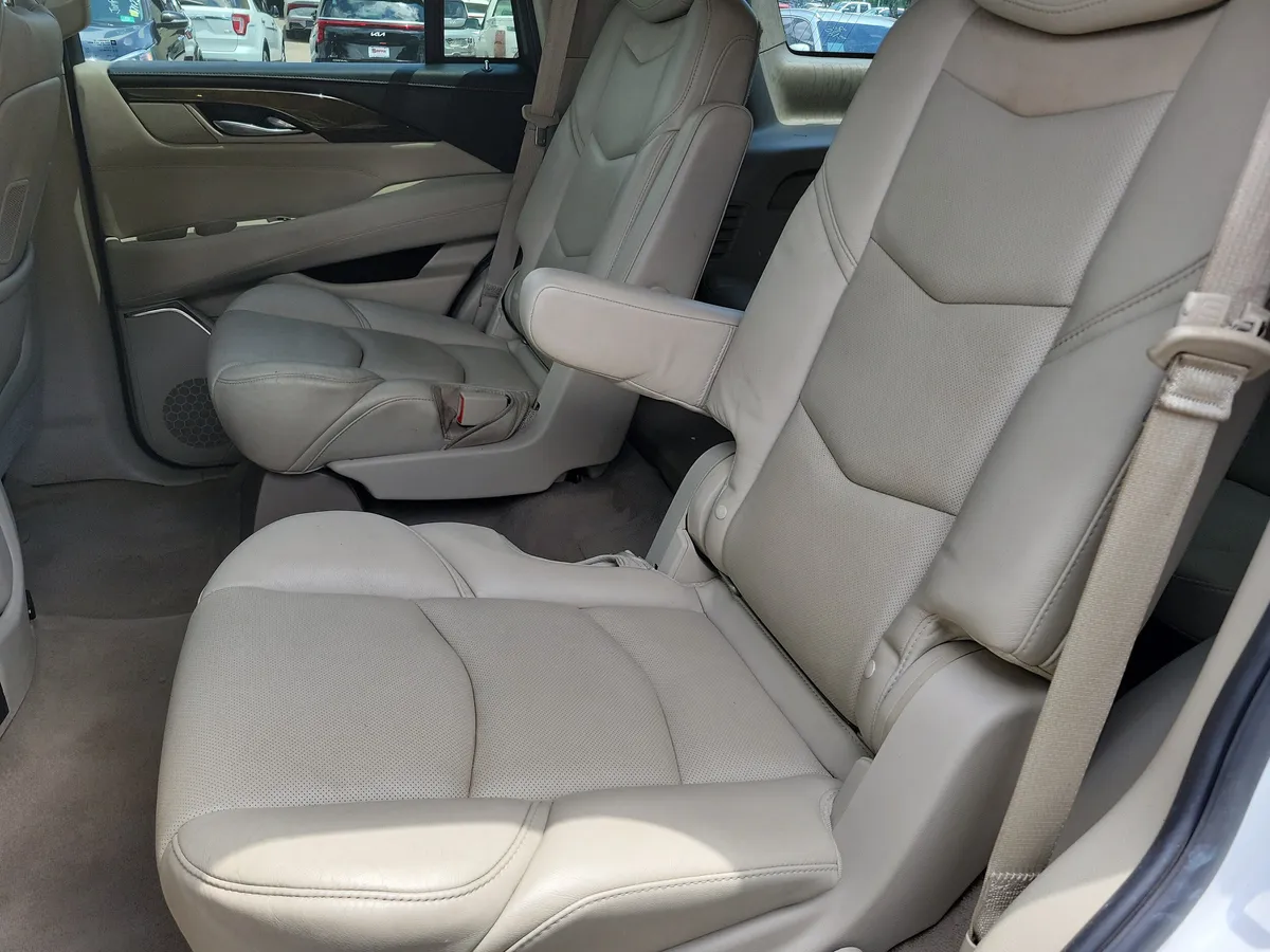 2018 CADILLAC Escalade Luxury thumbnail 16