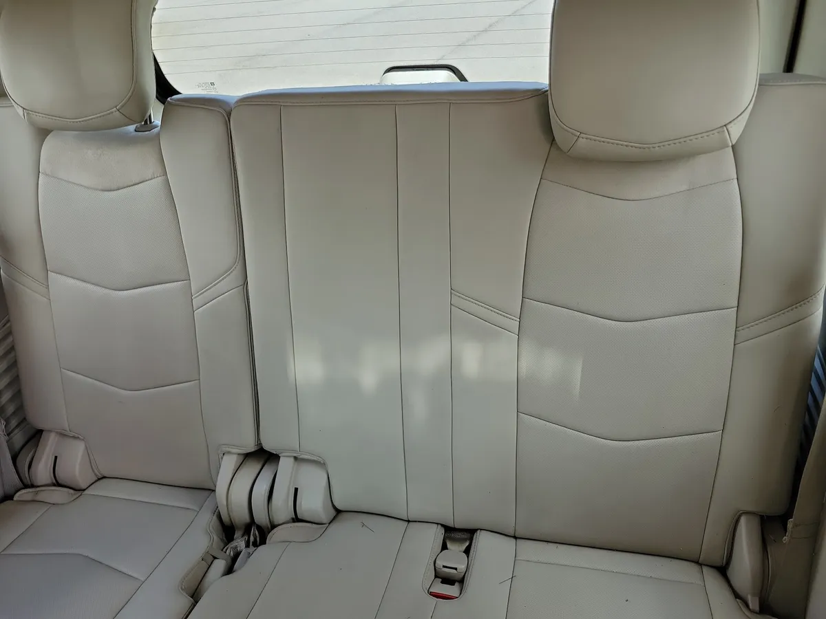 2018 CADILLAC Escalade Luxury thumbnail 17