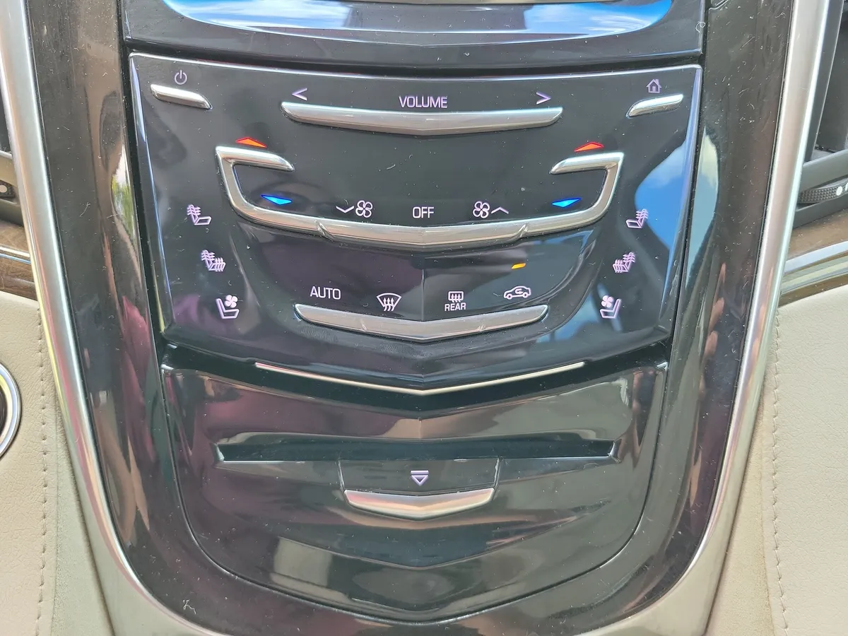 2018 CADILLAC Escalade Luxury thumbnail 20