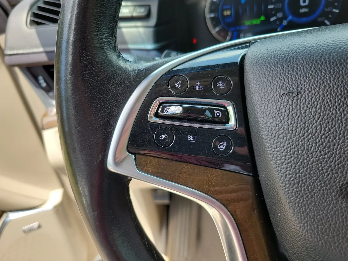 2018 CADILLAC Escalade Luxury thumbnail 23