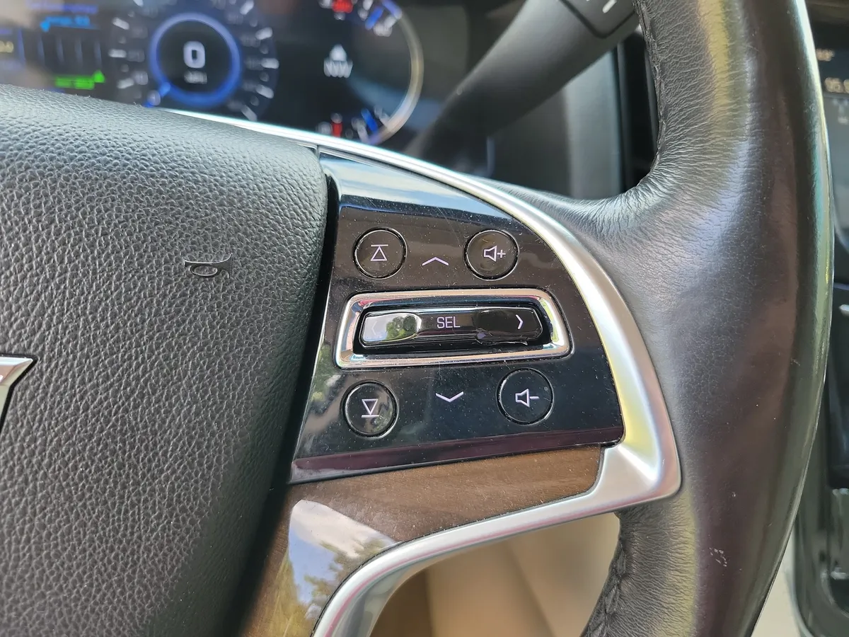 2018 CADILLAC Escalade Luxury thumbnail 24
