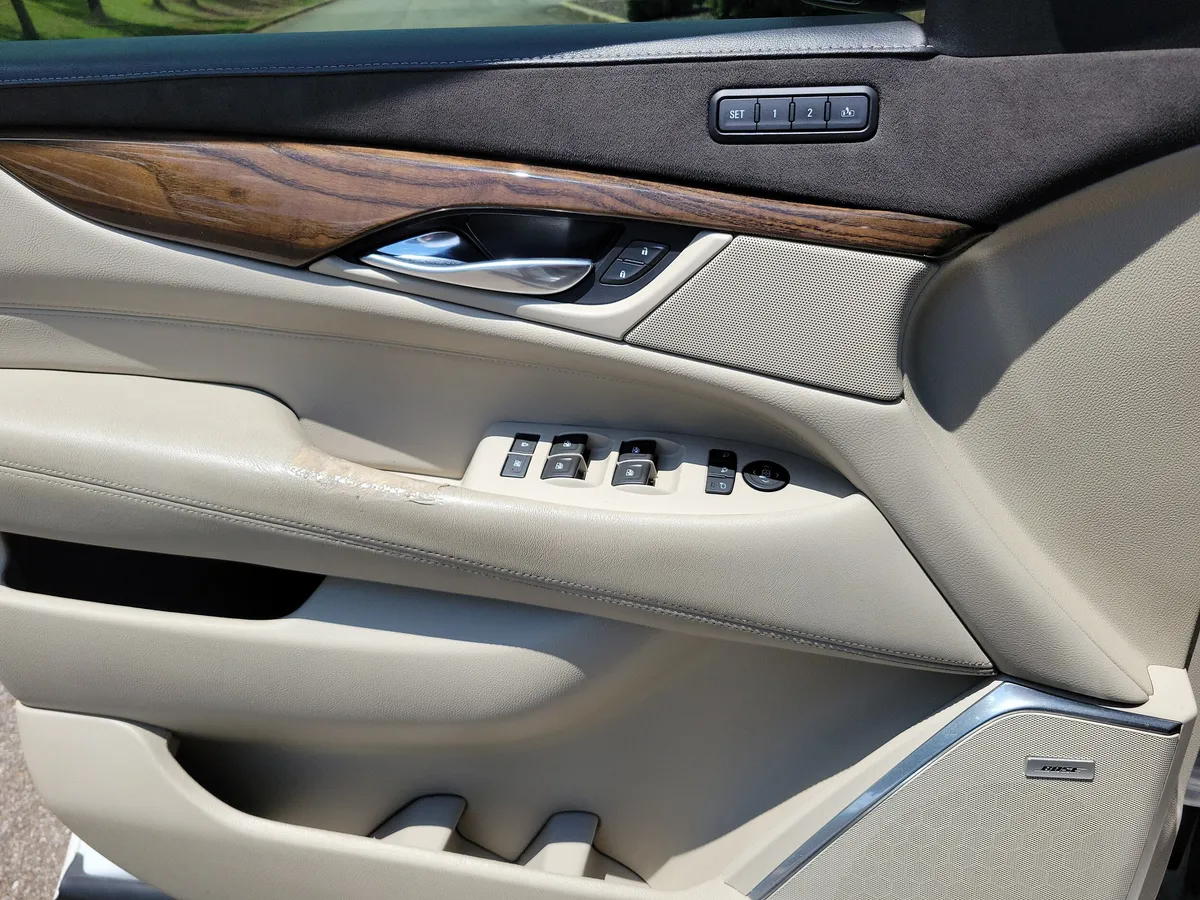 2018 CADILLAC Escalade Luxury thumbnail 27
