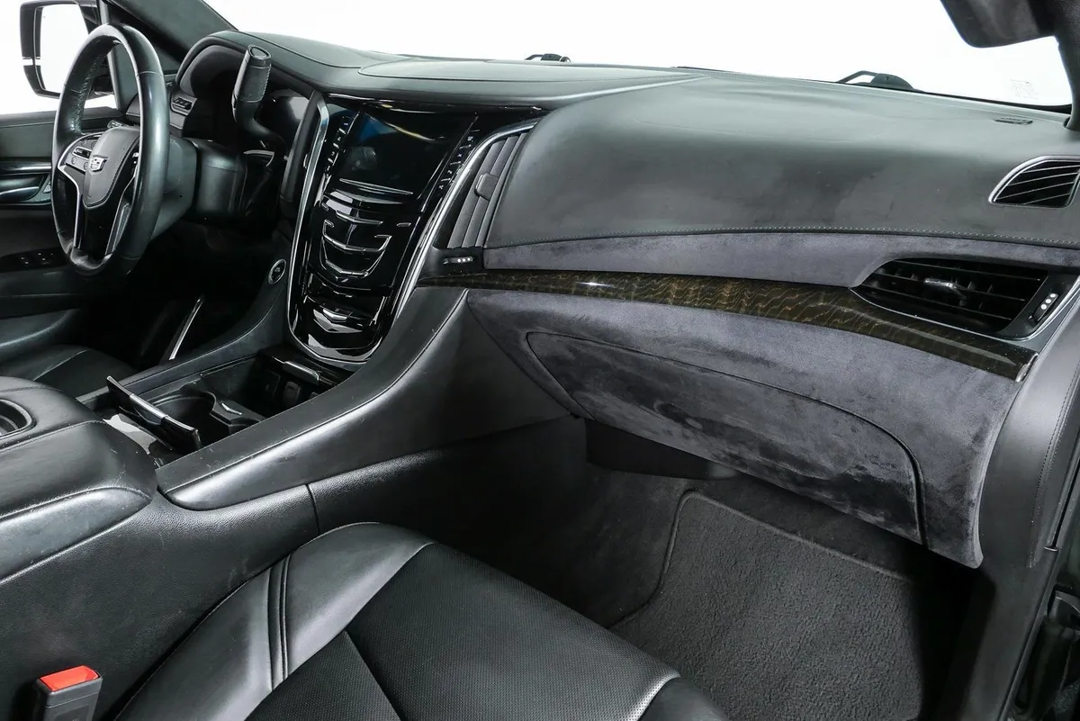 2018 Cadillac Escalade Platinum thumbnail 26