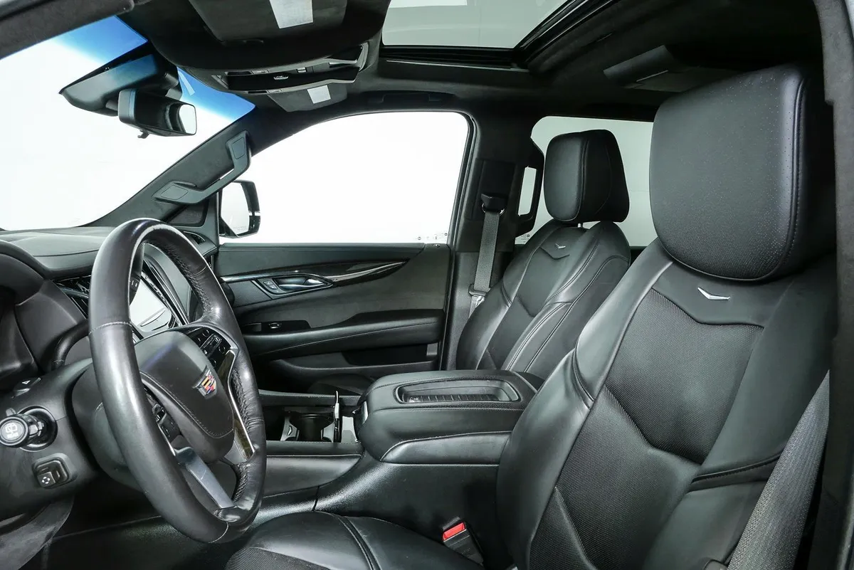 2018 Cadillac Escalade Platinum thumbnail 5