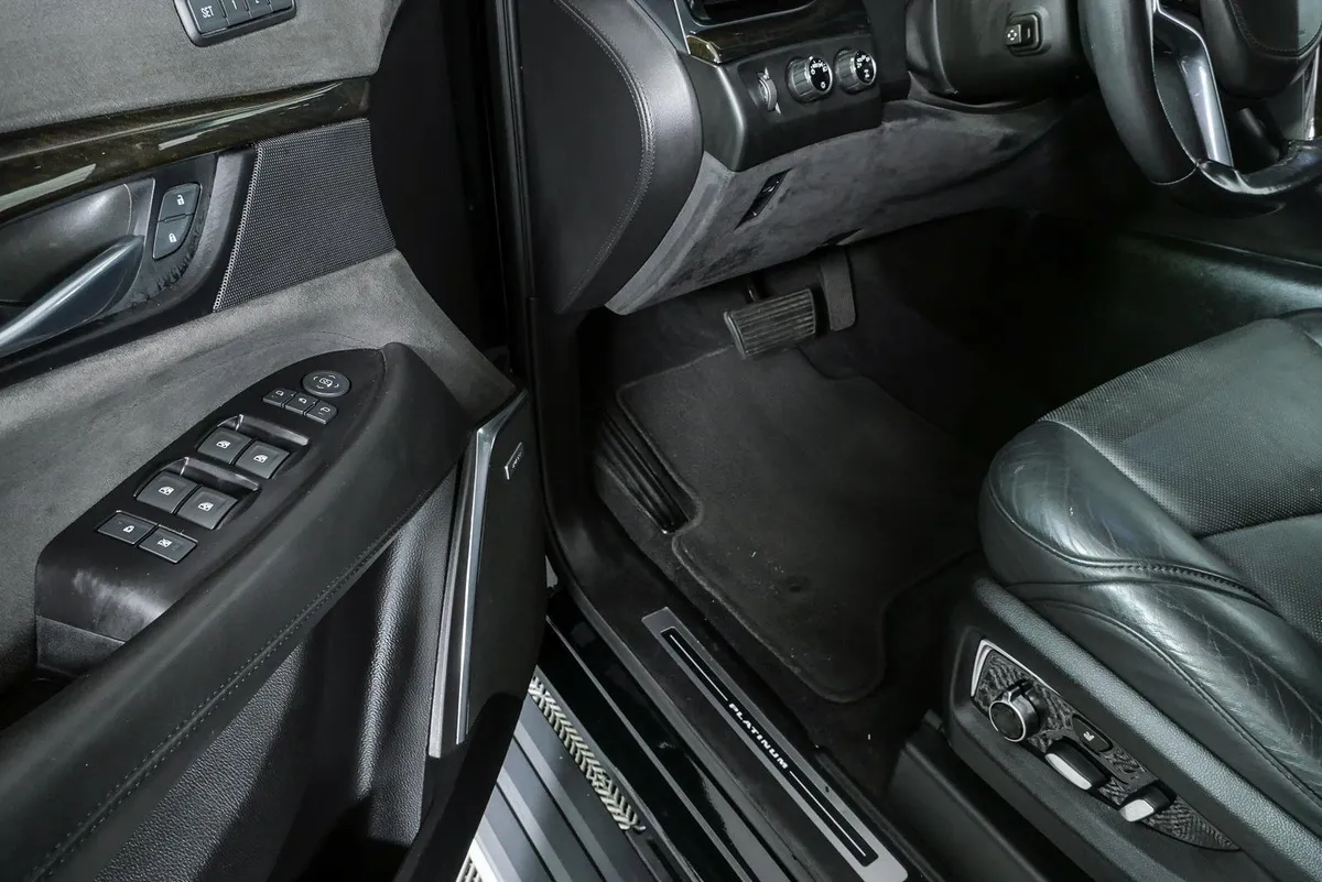 2018 Cadillac Escalade Platinum thumbnail 8