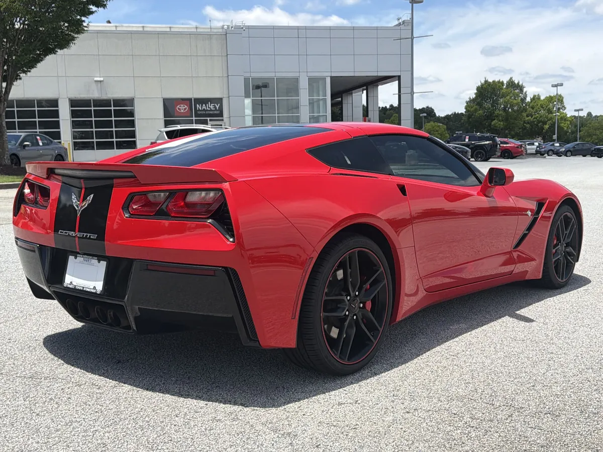 2018 Chevrolet Corvette 1LT thumbnail 23