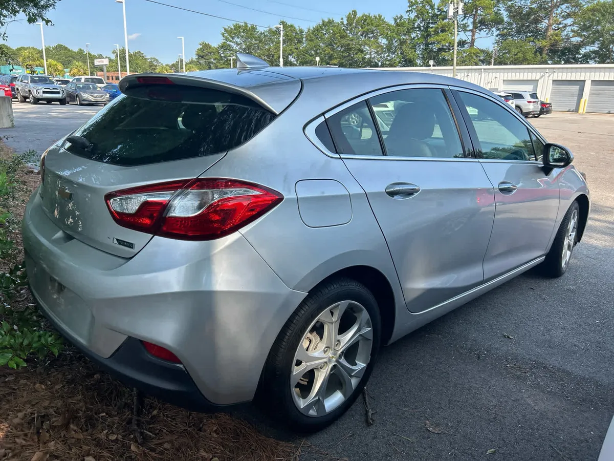 2018 Chevrolet Cruze Premier thumbnail 4