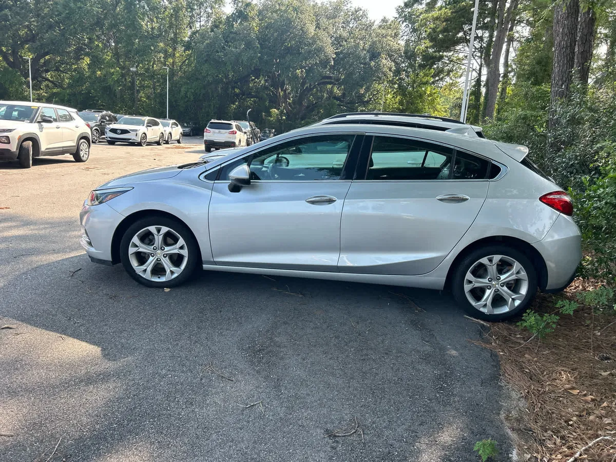 2018 Chevrolet Cruze Premier thumbnail 5