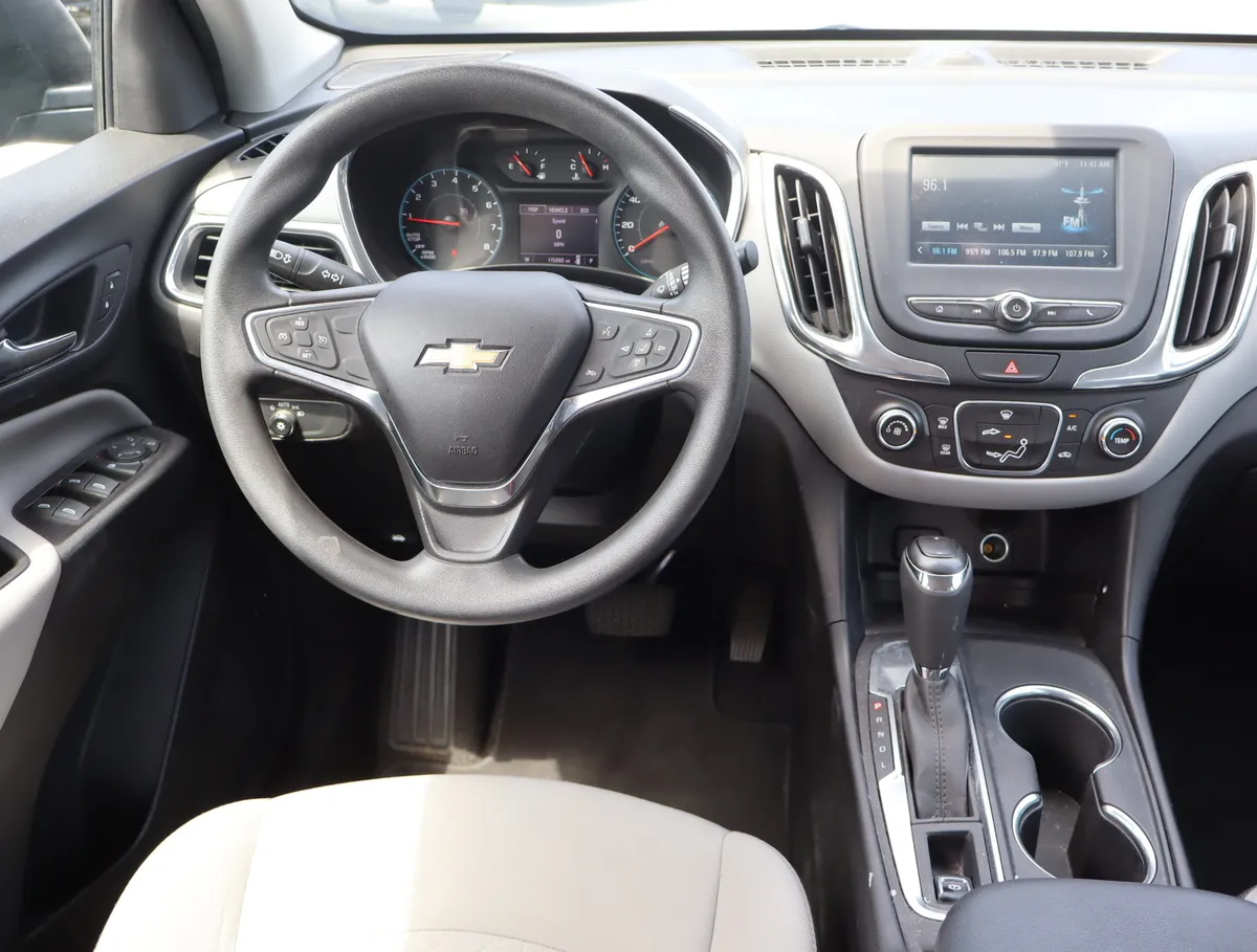 2018 Chevrolet Equinox LS thumbnail 14