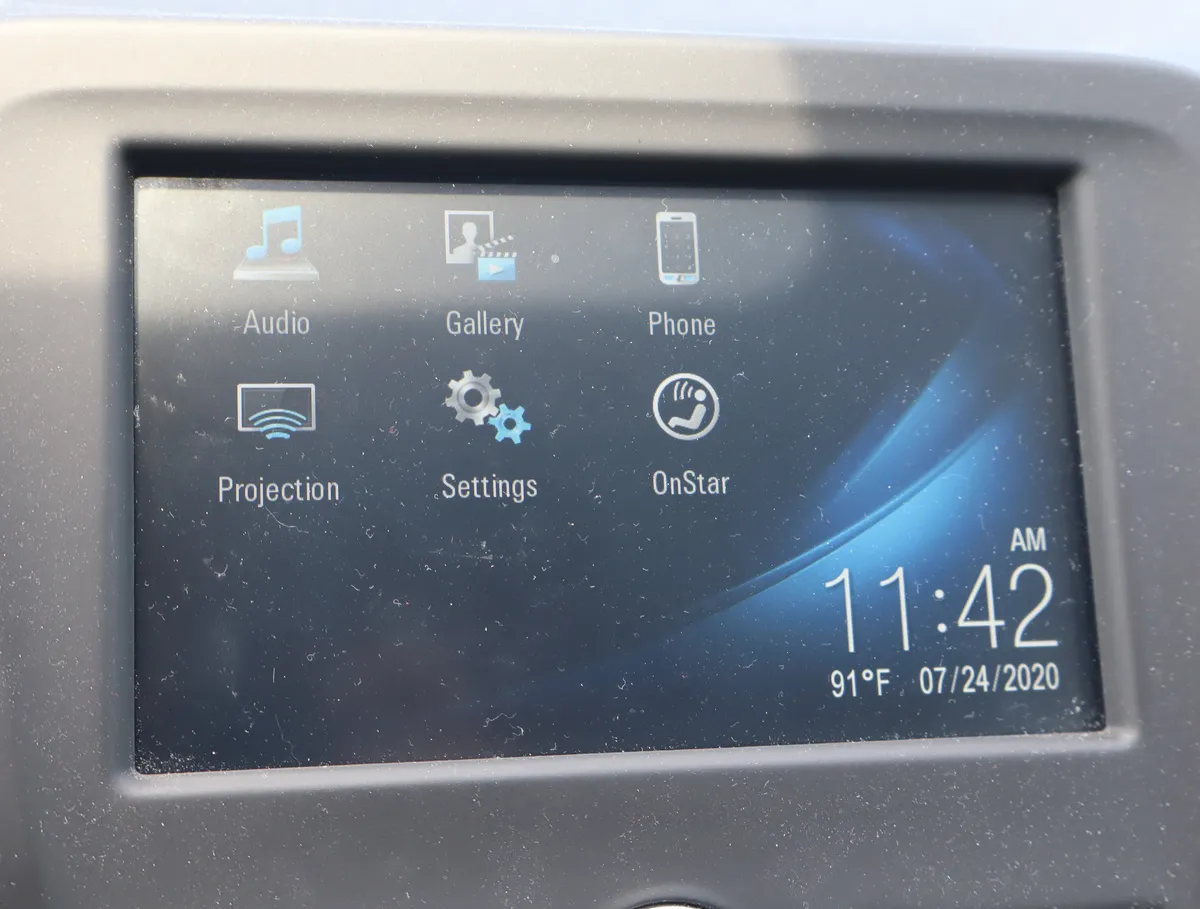2018 Chevrolet Equinox LS thumbnail 23