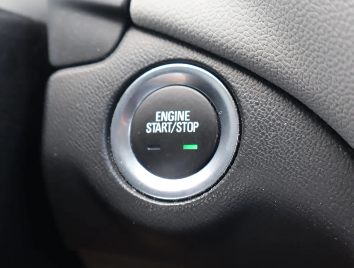 2018 Chevrolet Equinox LS thumbnail 26