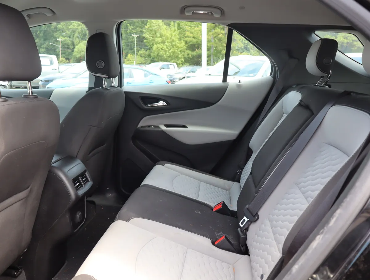 2018 Chevrolet Equinox LS thumbnail 29