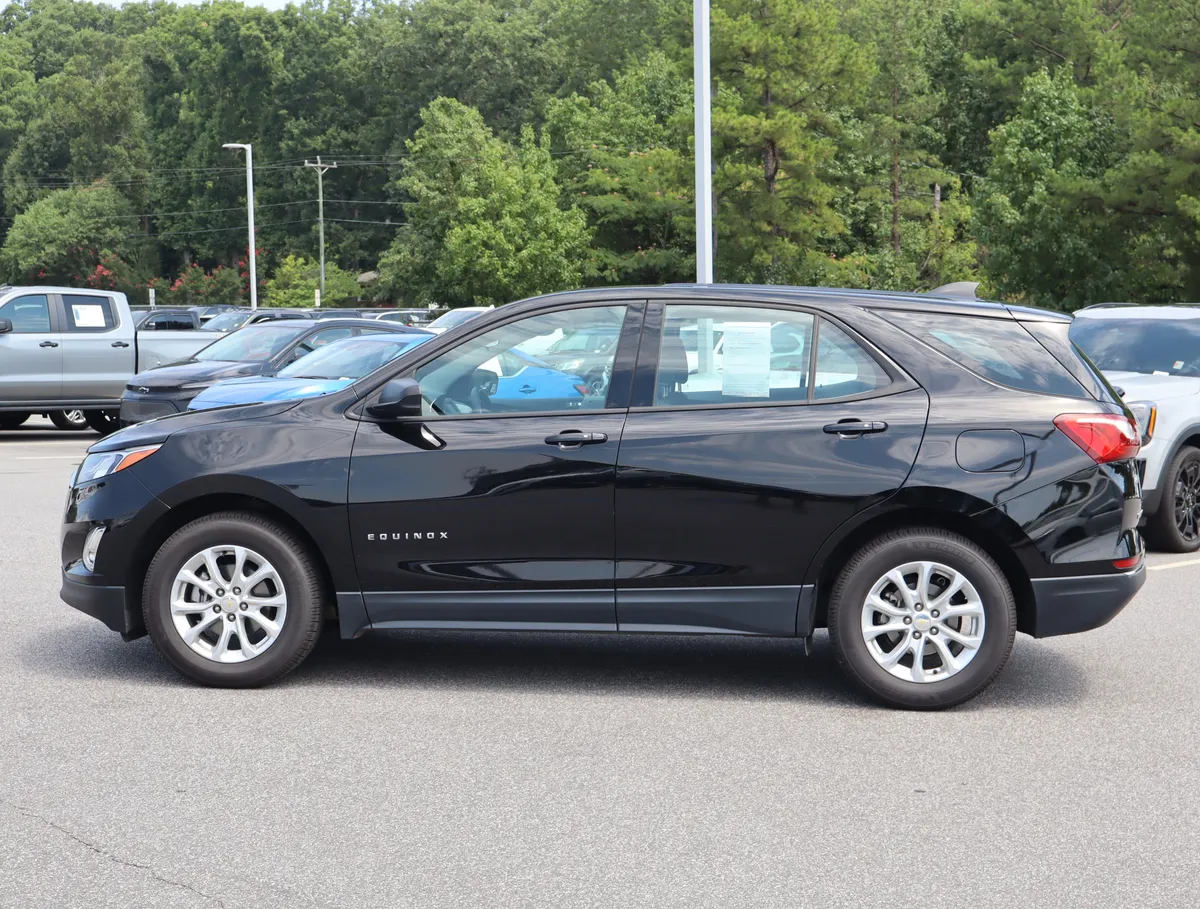 2018 Chevrolet Equinox LS thumbnail 5