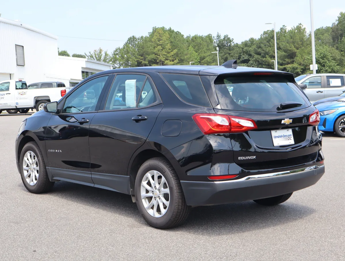 2018 Chevrolet Equinox LS thumbnail 6