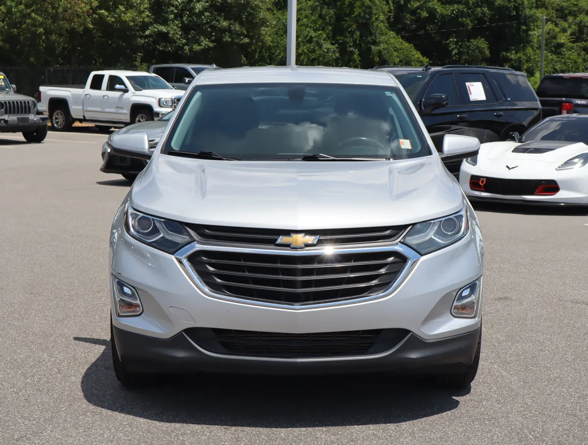 2018 Chevrolet Equinox LT thumbnail 2