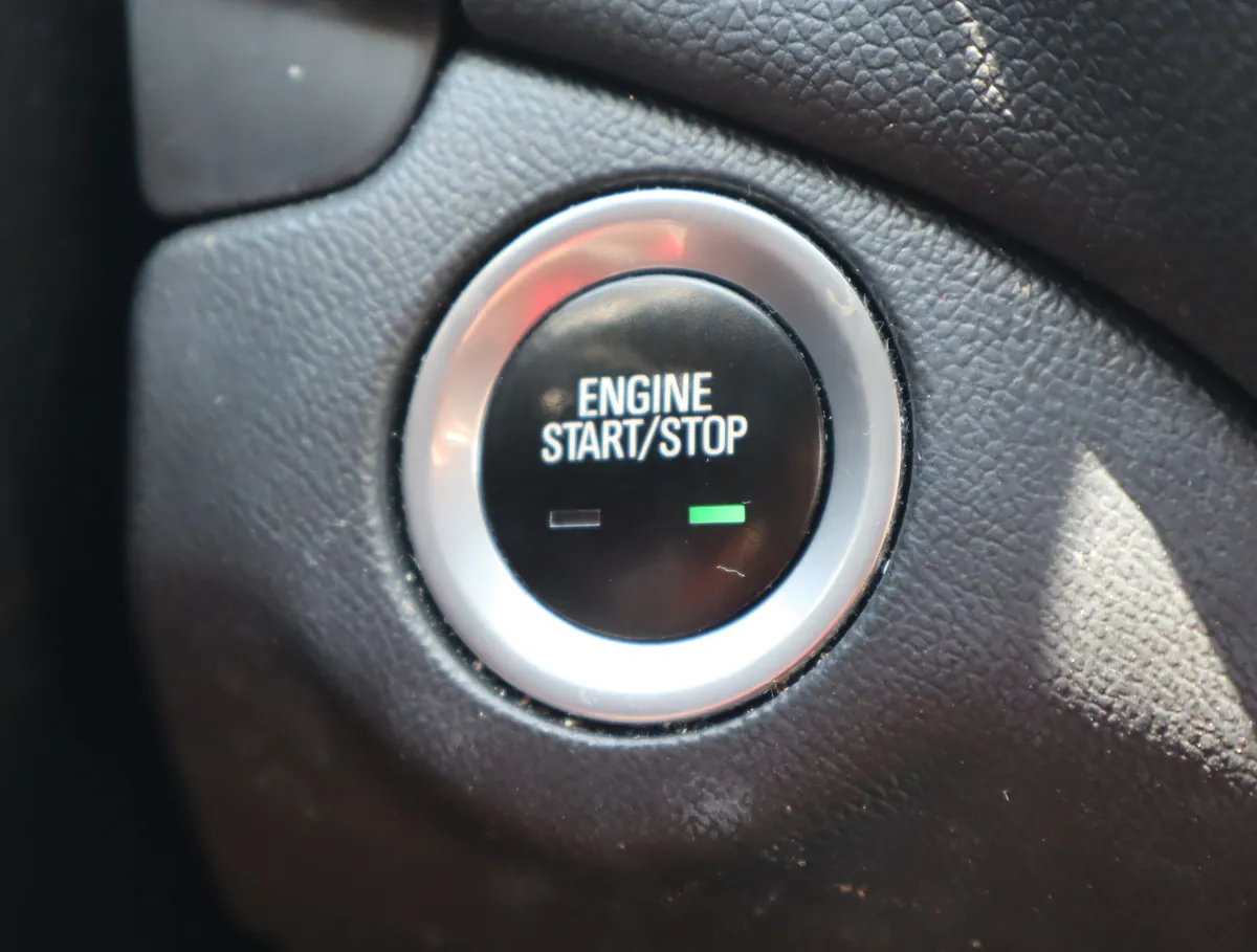 2018 Chevrolet Equinox LT thumbnail 26