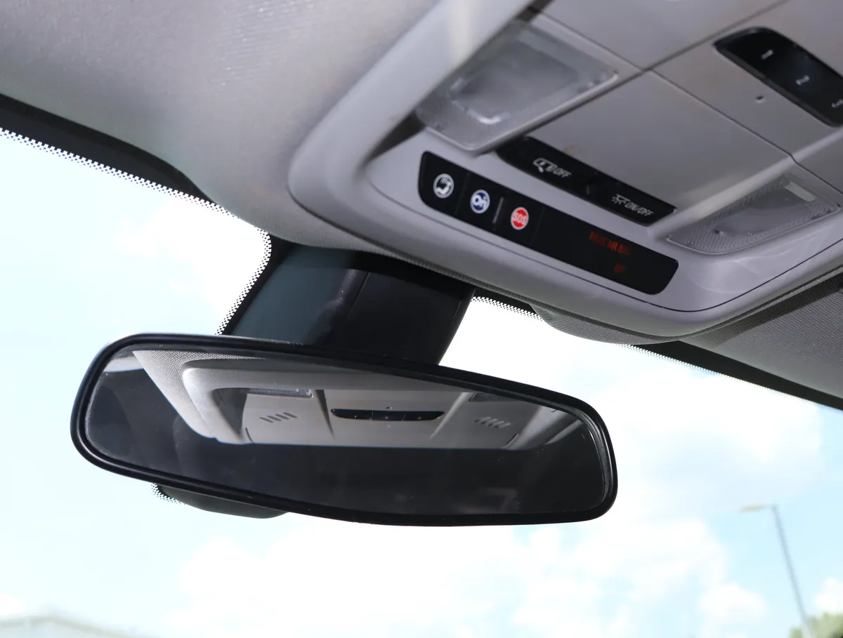 2018 Chevrolet Equinox LT thumbnail 28