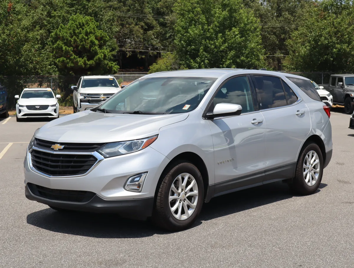 2018 Chevrolet Equinox LT thumbnail 4