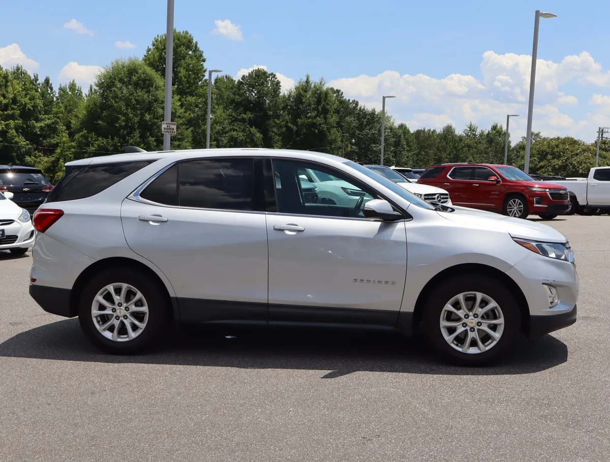 2018 Chevrolet Equinox LT thumbnail 9