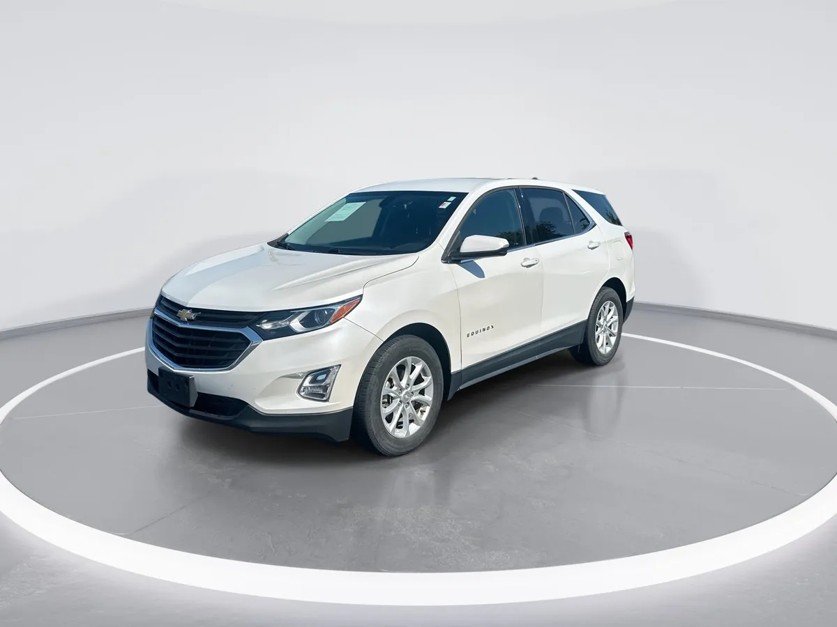 2018 Chevrolet Equinox LT thumbnail 4