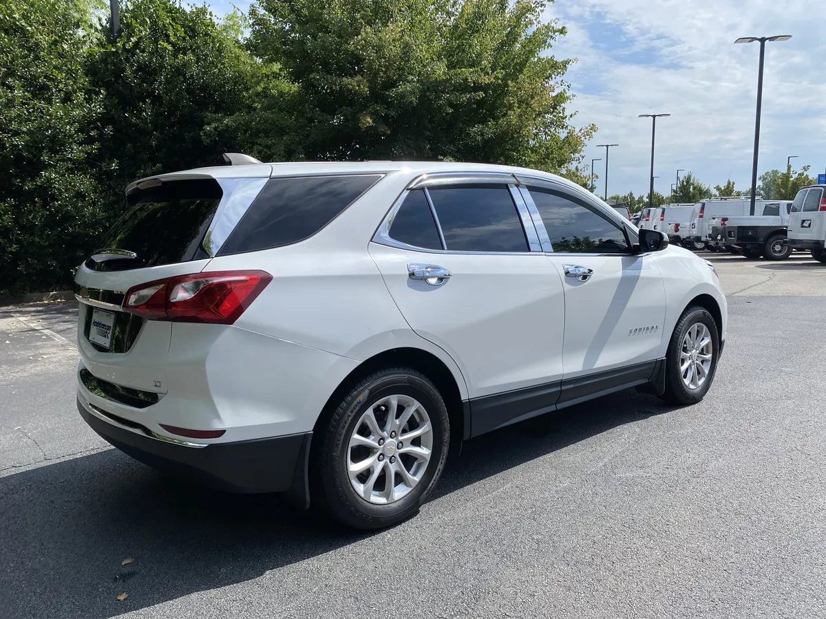 2018 Chevrolet Equinox LT thumbnail 8
