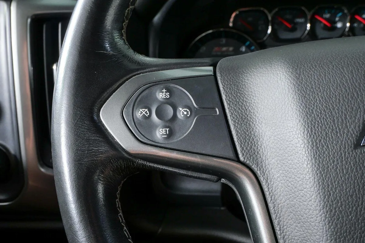 2018 Chevrolet Silverado 1500 LT thumbnail 11