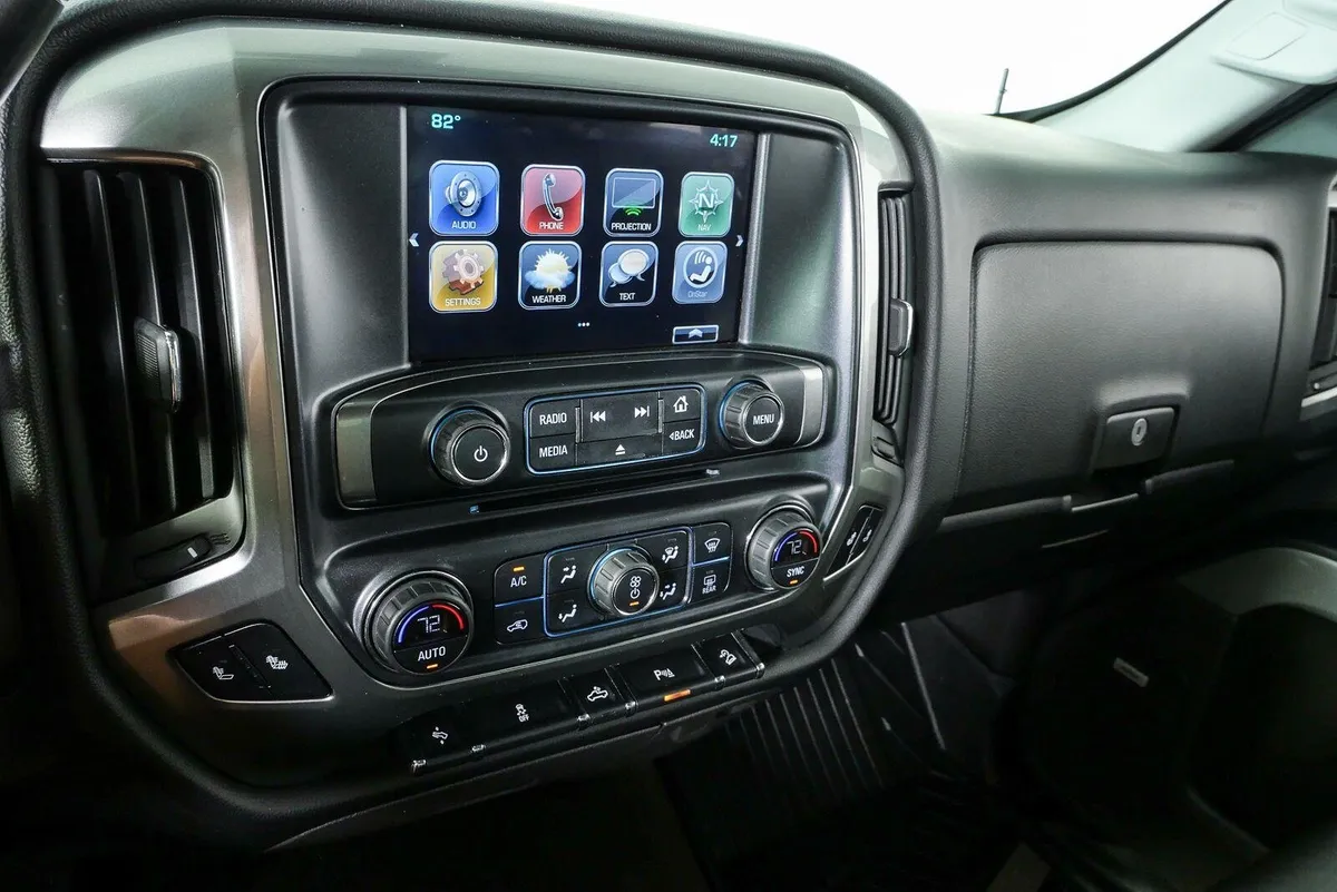 2018 Chevrolet Silverado 1500 LT thumbnail 13