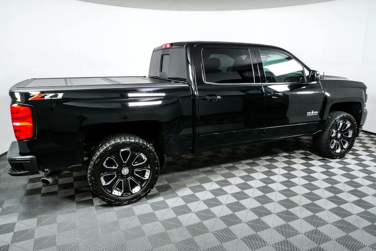2018 Chevrolet Silverado 1500 LT thumbnail 2