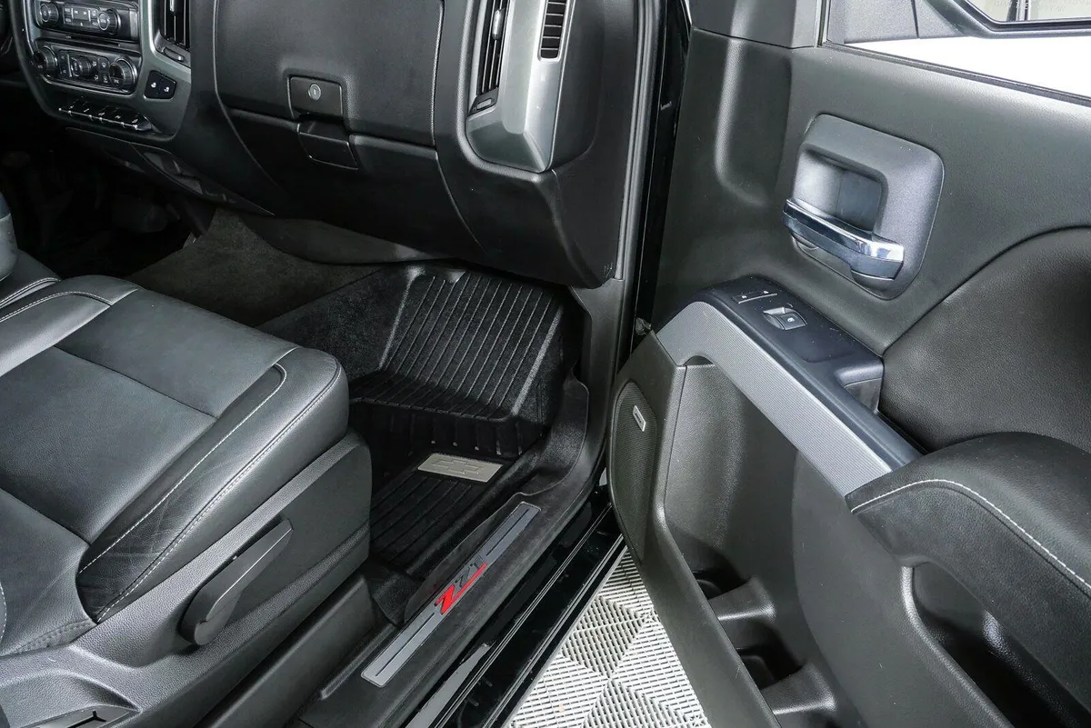 2018 Chevrolet Silverado 1500 LT thumbnail 23