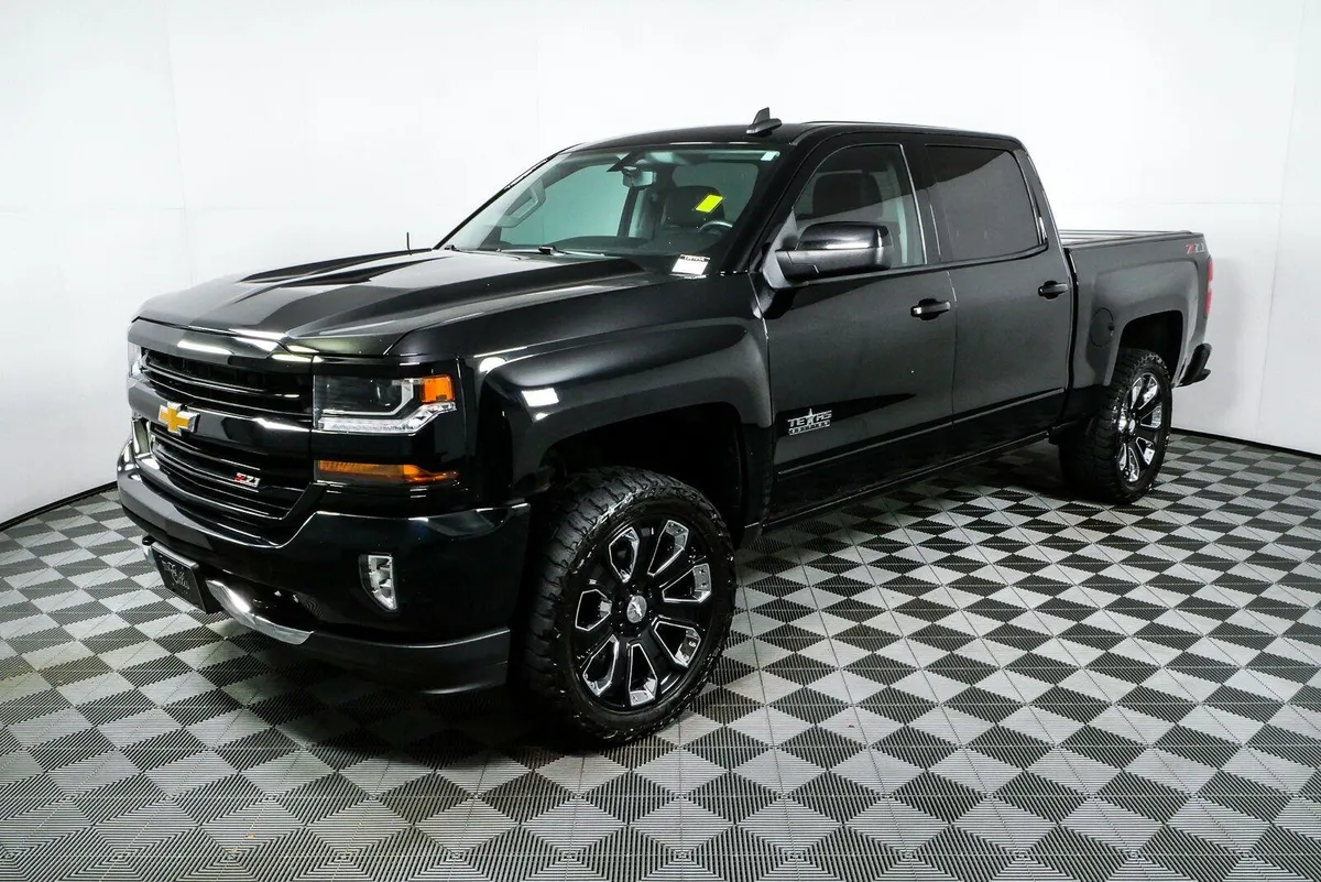 2018 Chevrolet Silverado 1500 LT thumbnail 24