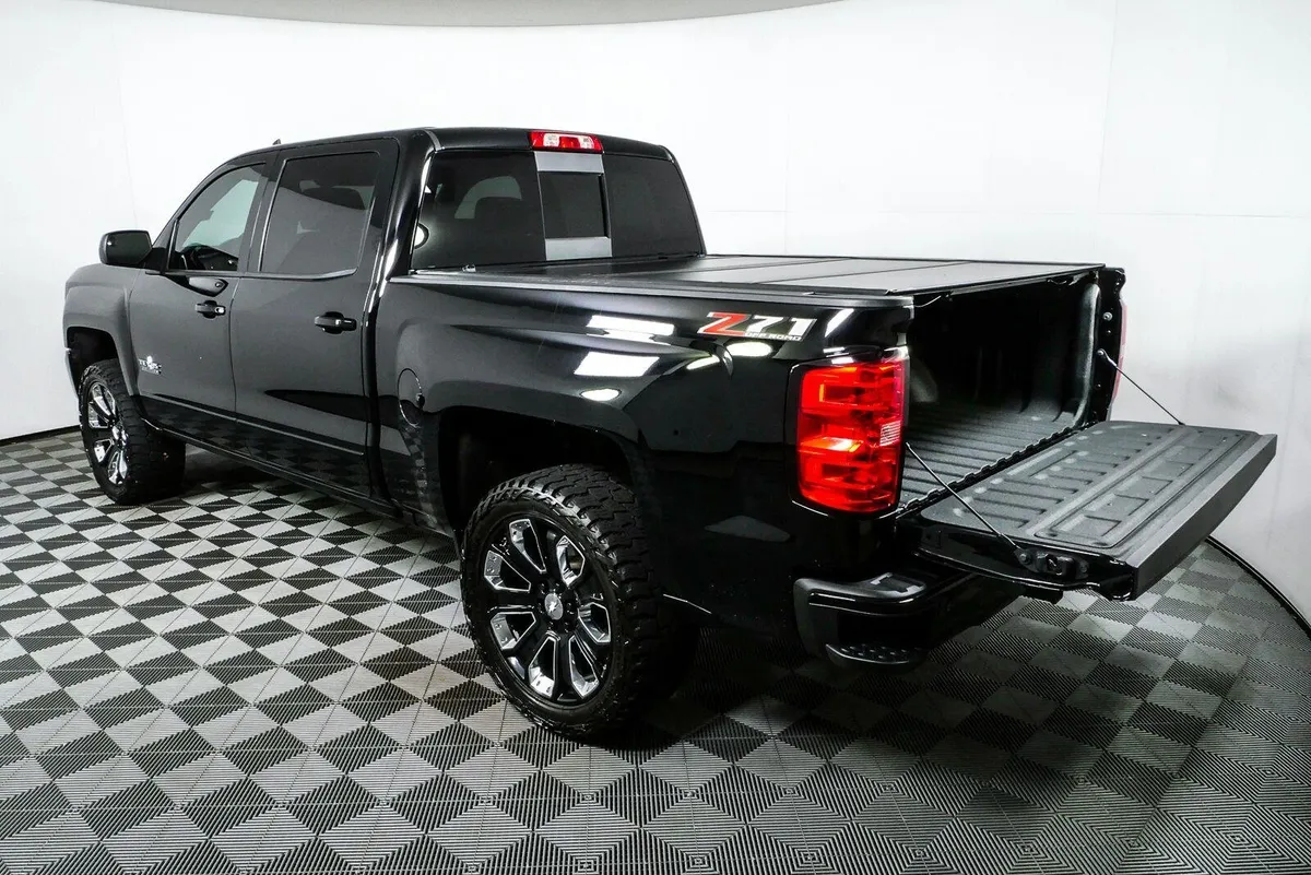 2018 Chevrolet Silverado 1500 LT thumbnail 30