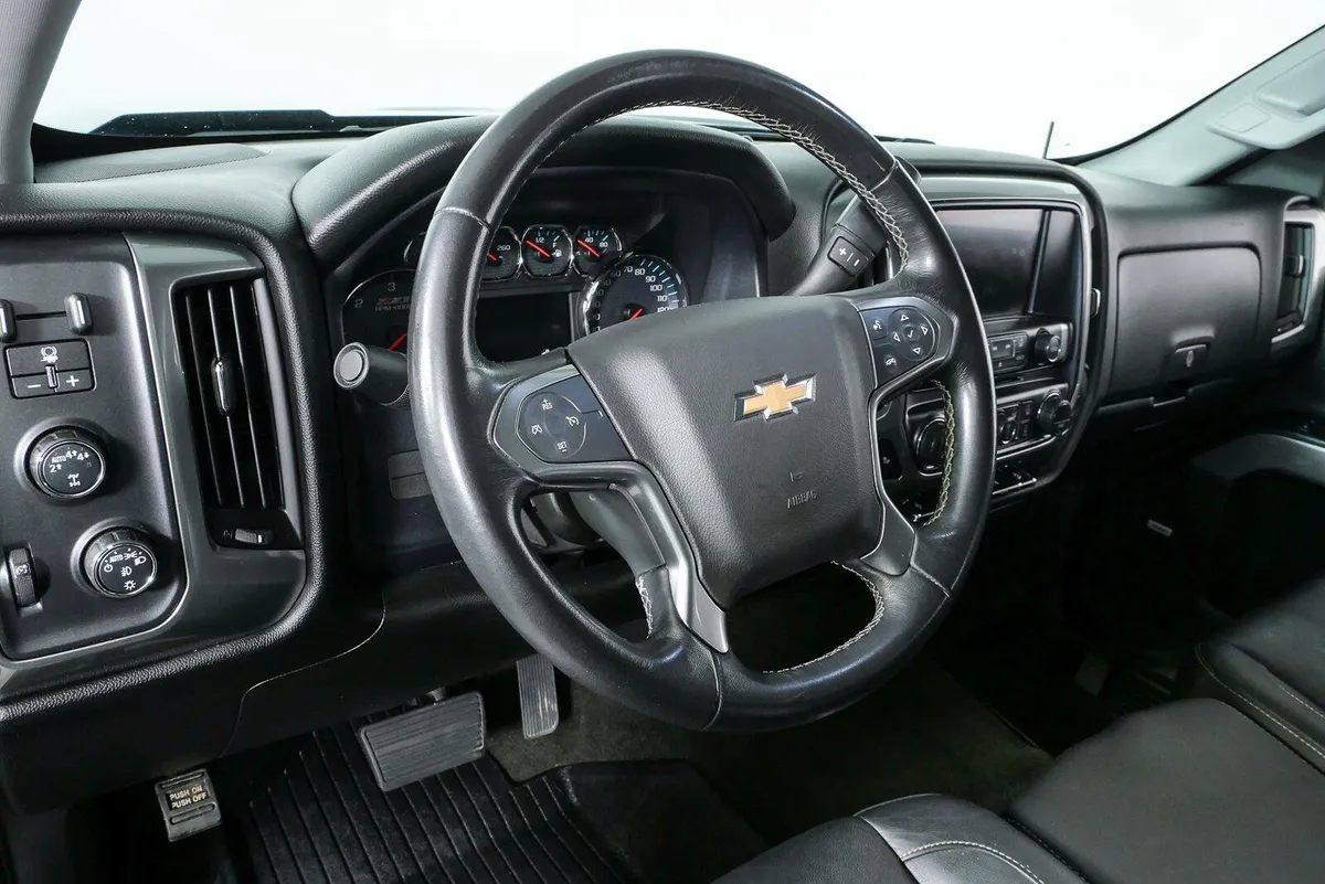 2018 Chevrolet Silverado 1500 LT thumbnail 4