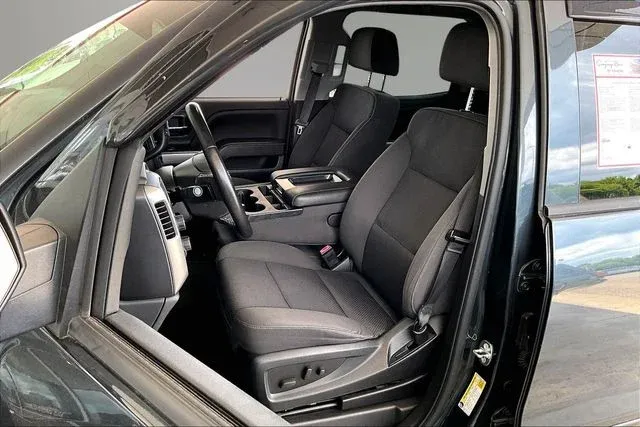 2018 Chevrolet Silverado 1500 LT thumbnail 18