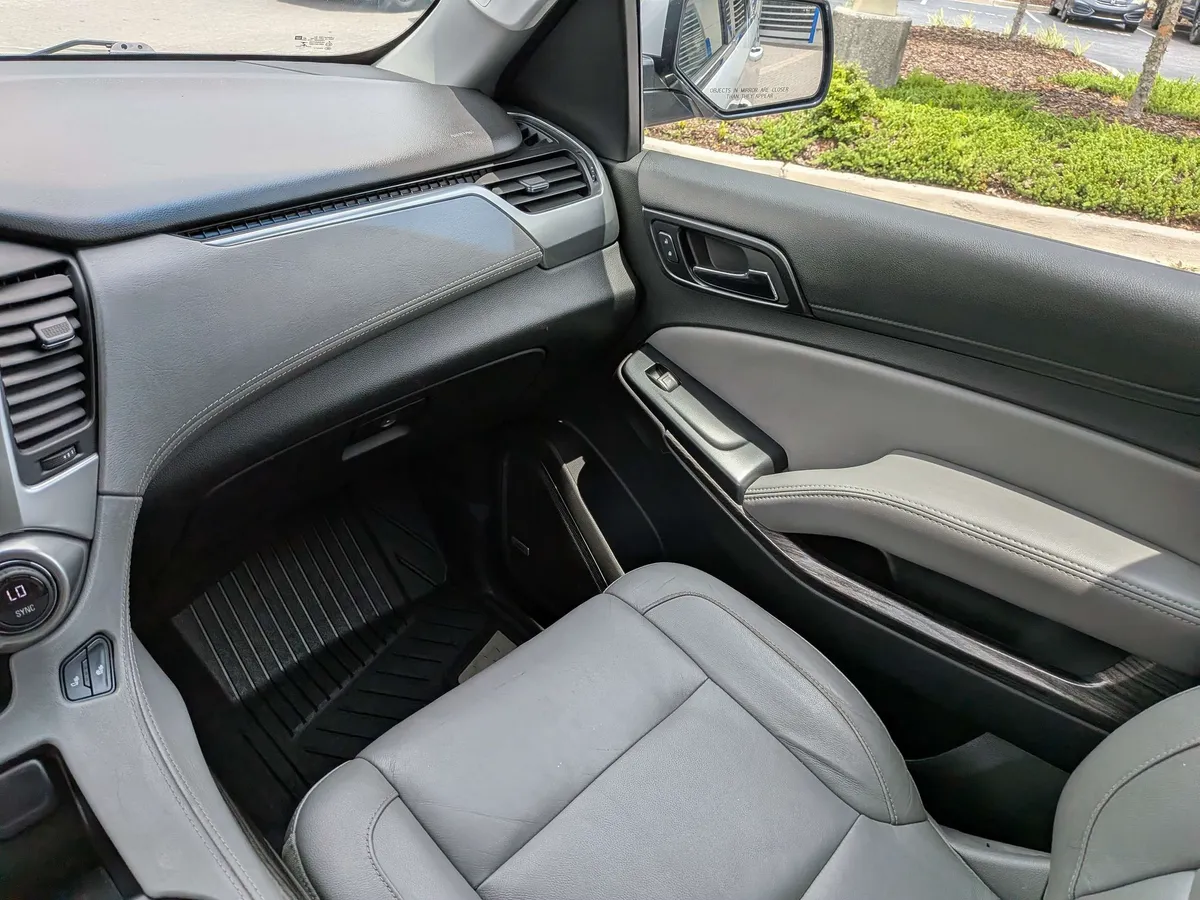 2018 Chevrolet Tahoe LT thumbnail 21
