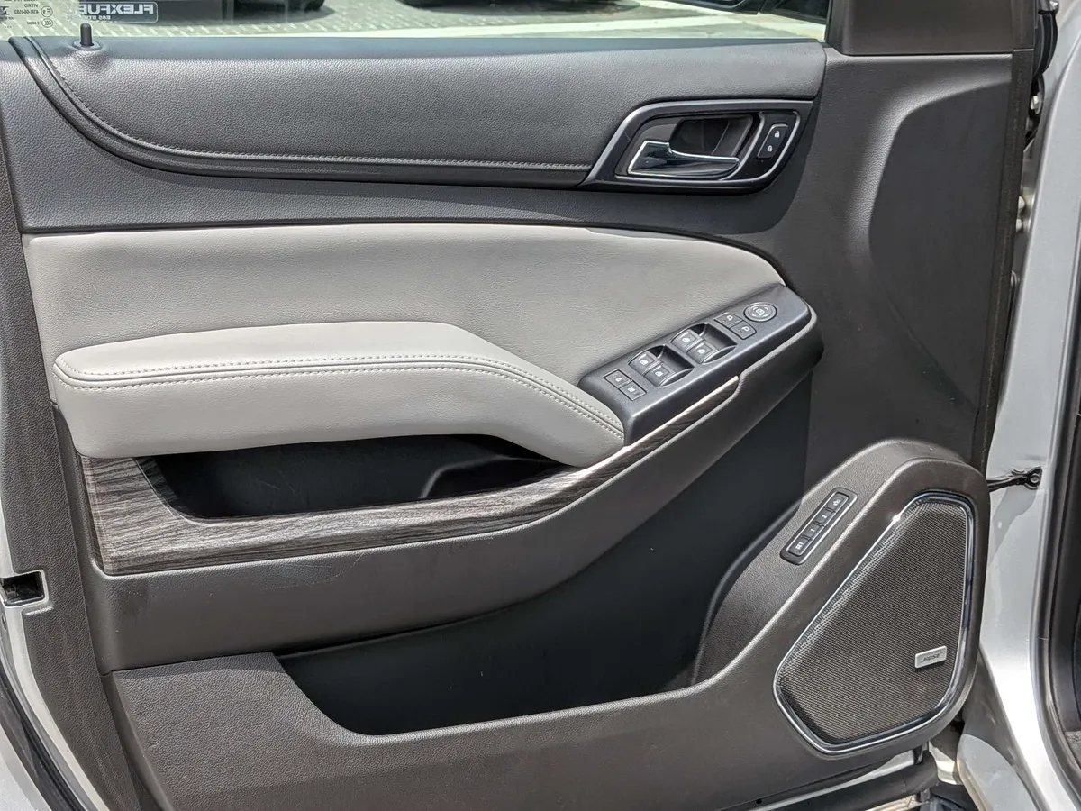 2018 Chevrolet Tahoe LT thumbnail 24
