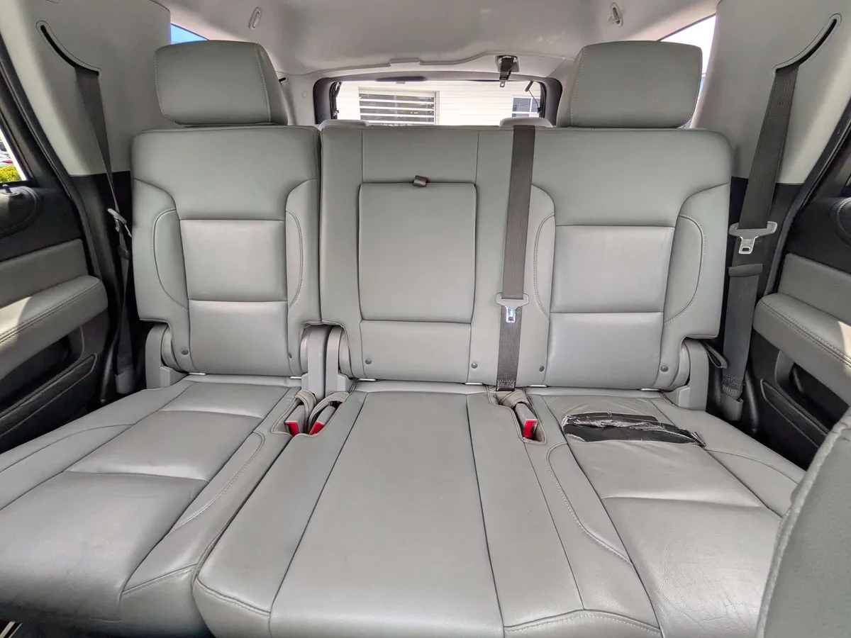 2018 Chevrolet Tahoe LT thumbnail 26