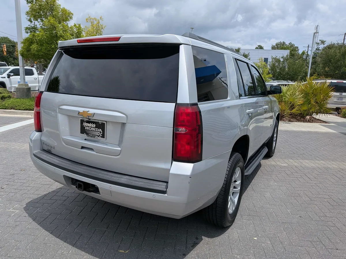 2018 Chevrolet Tahoe LT thumbnail 4