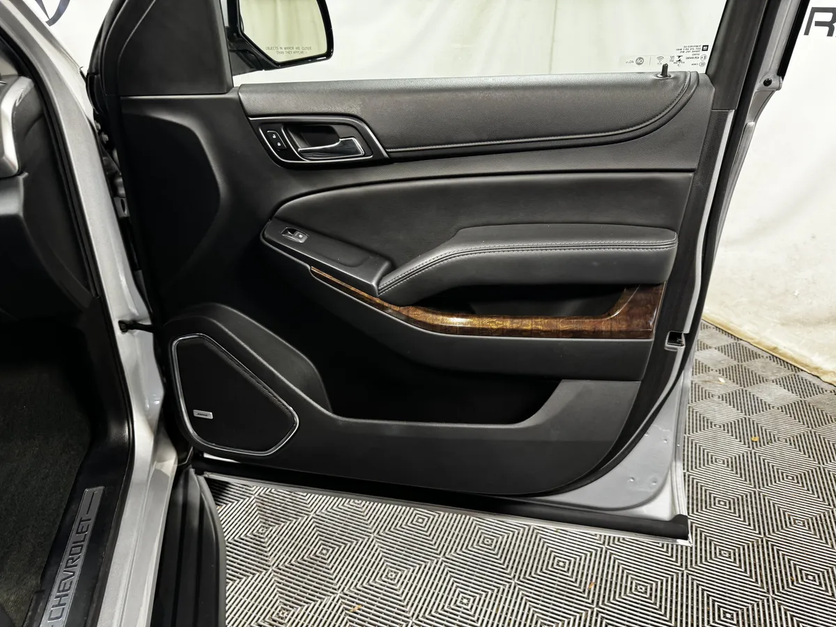 2018 Chevrolet Tahoe LT thumbnail 21