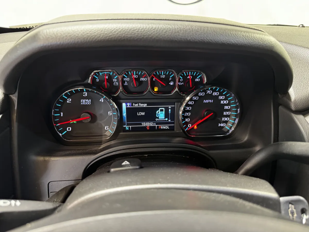 2018 Chevrolet Tahoe LT thumbnail 30
