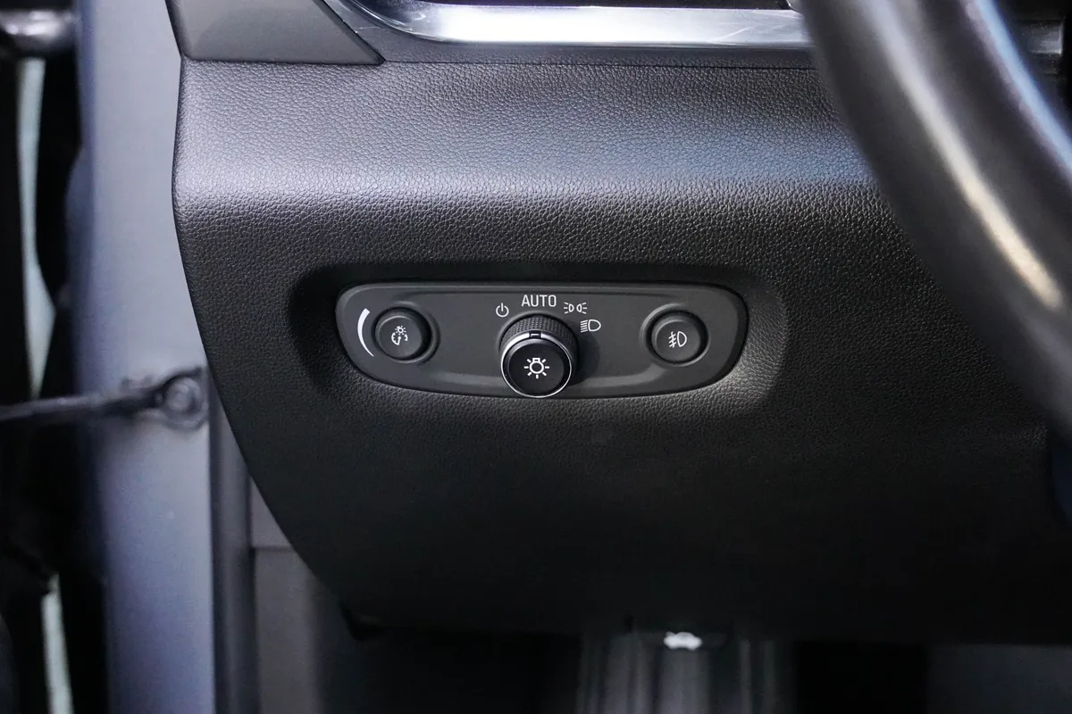 2018 Chevrolet Traverse LT Cloth thumbnail 15